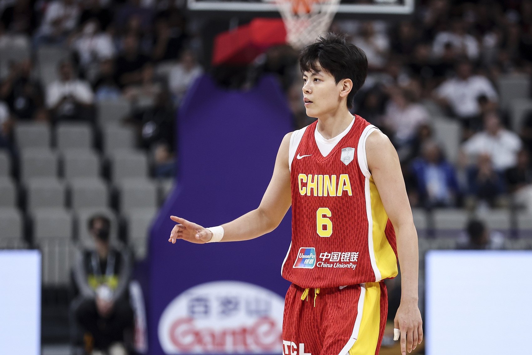 媒体人：NBL1的竞技水平一般 但对抗不算弱 对杨舒予还是有帮助的